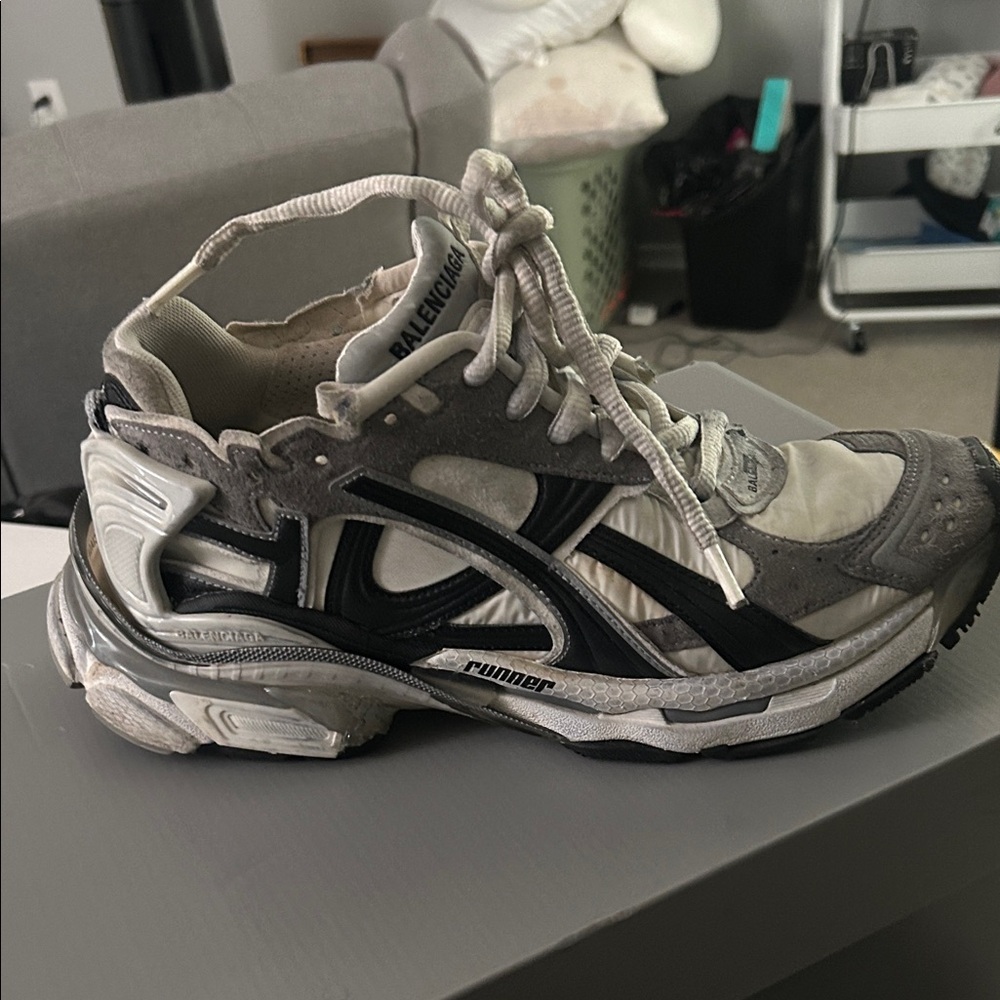 Balenciaga Men's White and Black Sneakers